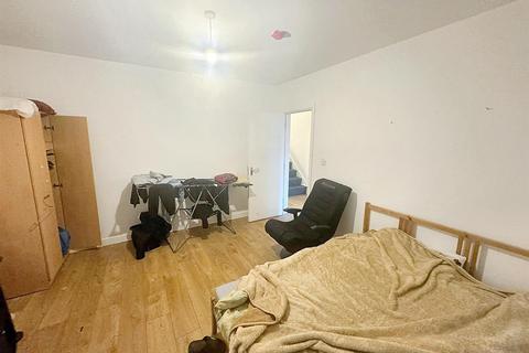 88 Fentham Road, Erdington, Birmingham, B23 6AN