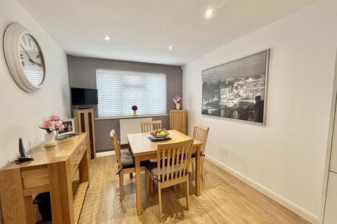1 Hunters Close, Bexley, DA5 2HJ