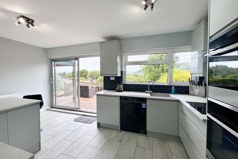 15 Broadmead, Gilwern, Abergavenny, NP7 0AN