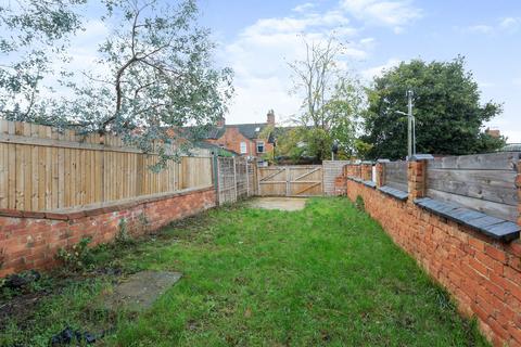 4 bedroom semi-detached house to rent, Bedford Street, Wolverton, MK12 5HR