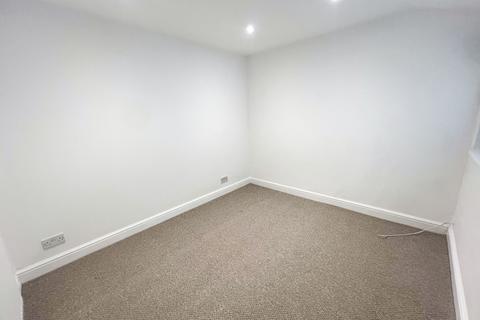 2 bedroom apartment to rent, Fitzroy Street, Sandown