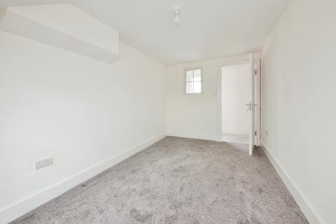 2 bedroom flat to rent, Belgrave Road