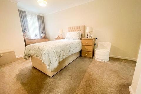 1 bedroom retirement property for sale, Owen Court, Hollyfield Road, Sutton Coldfield, B75 7SG