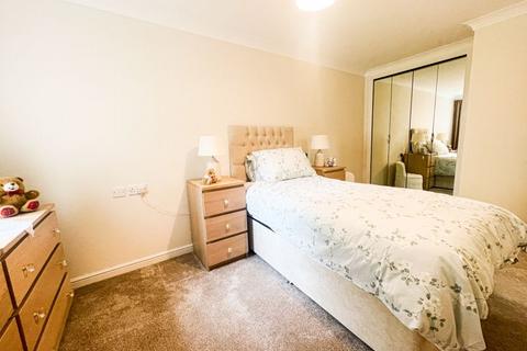 1 bedroom retirement property for sale, Owen Court, Hollyfield Road, Sutton Coldfield, B75 7SG