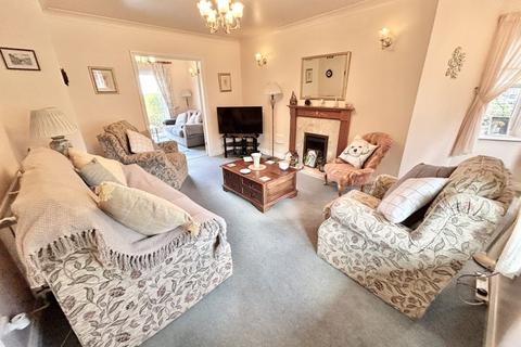 4 bedroom detached house for sale, Queens Road, Llandudno