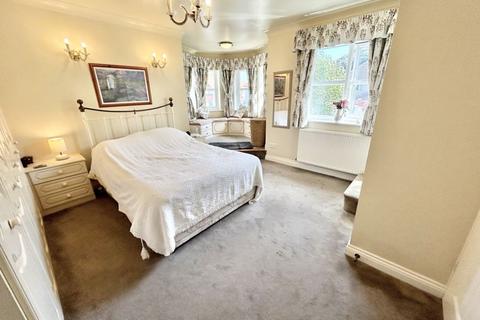 120 Queens Road, Llandudno, LL30 1TY