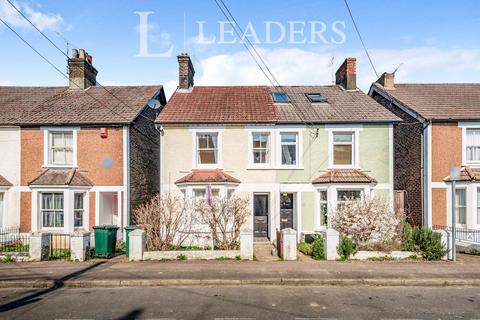 3 bedroom semi-detached house to rent, Victoria Road, West Green