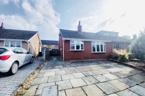 2 bedroom semi-detached house to rent, Mount Close