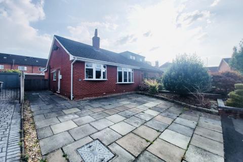 2 bedroom semi-detached house to rent, Mount Close