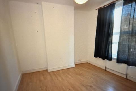 4 bedroom property to rent, Bellenden Road, London SE15