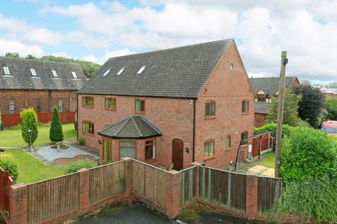 5 bedroom detached house to rent, Park Lane, Old Park, Telford