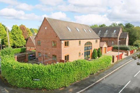 5 bedroom detached house to rent, Park Lane, Old Park, Telford