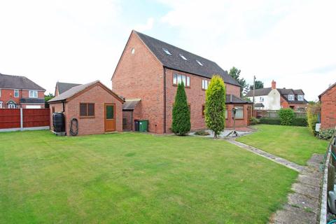 5 bedroom detached house to rent, Park Lane, Old Park, Telford