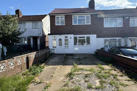 3 bedroom end of terrace house for sale, Hillside Road, Southall