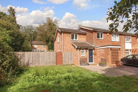 4 bedroom semi-detached house for sale, Wigginton