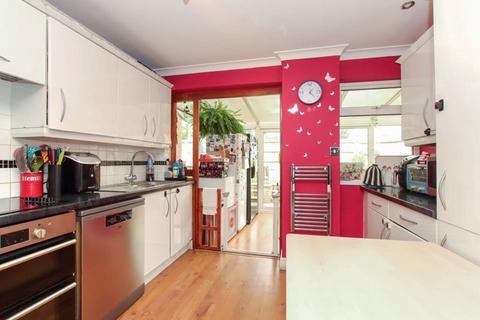 4 bedroom semi-detached house for sale, Wigginton