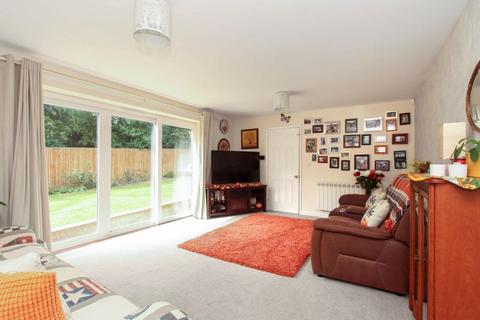 4 bedroom semi-detached house for sale, Pollywick Road, Wigginton