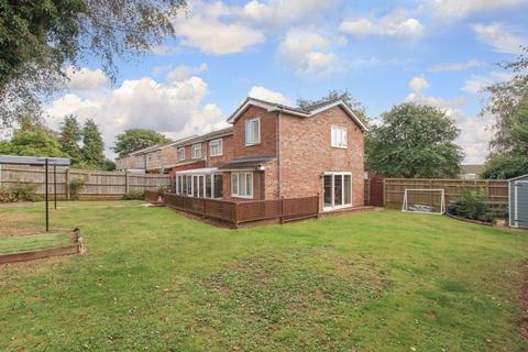 4 bedroom semi-detached house for sale, Pollywick Road, Wigginton