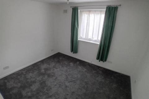 1 bedroom apartment to rent, Drew Crescent, Kenilworth