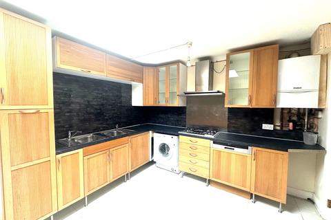 5 bedroom house share to rent, Hounslow TW5