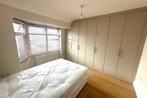 5 bedroom house share to rent, Hounslow TW5