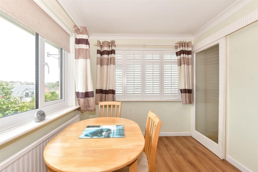 Kitchen/ Dining Room