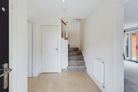 4 bedroom detached house to rent, Risborough Lines, Folkestone, CT20