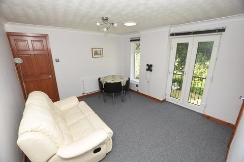 2 bedroom maisonette to rent, CULBERTSON LANE