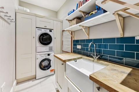 52 Albany Road, New Malden, KT3 3NY