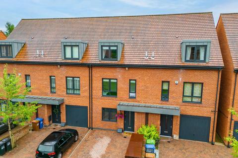 42 Barnes Way, Cheadle, SK8 2GH