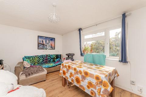 2 bedroom apartment for sale, Tottenhall Road, London, N13