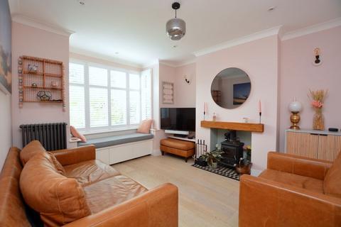 4 bedroom semi-detached house for sale, Elms Road, Harrow Weald