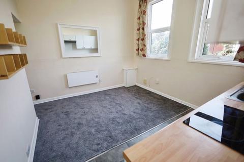 1 bedroom apartment for sale, Holdenhurst Road, Bournemouth BH8