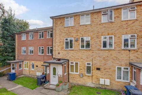 2 bedroom apartment for sale, Westover Court, Downley, High Wycombe, HP13 5JE