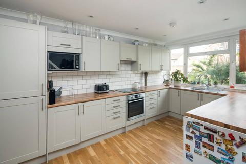 3 bedroom terraced house to rent, Fleming Road, Elephant and Castle, London, SE17