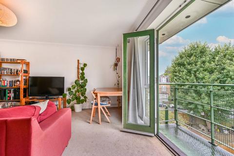 2 bedroom flat for sale, Green Lanes, Manor House, London, N4