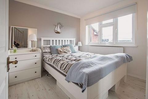 28 Brissenden Close, Upnor, Rochester, ME2 4XW