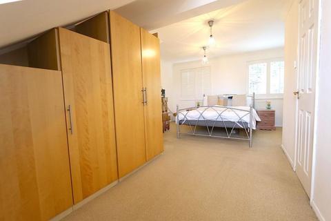 28 Brissenden Close, Upnor, Rochester, ME2 4XW