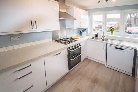 28 Brissenden Close, Upnor, Rochester, ME2 4XW