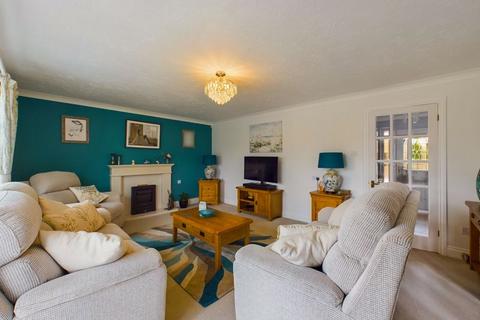 22 Fox Meadows, Crewkerne, TA18 7QW