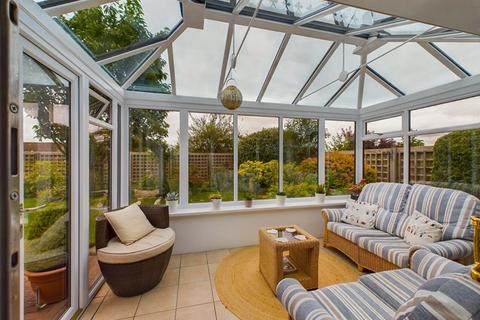 22 Fox Meadows, Crewkerne, TA18 7QW
