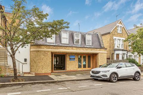 1 bedroom flat for sale, Chestnut Mews, East Sheen, SW14