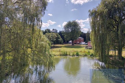 undefined, Hainault Road, Chigwell IG7