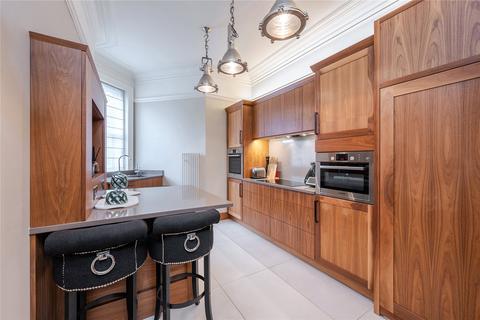 3 bedroom apartment for sale, Bedford Court Mansions, Bedford Avenue, Bloomsbury, London, WC1B