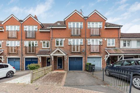 4 bedroom townhouse for sale, Tillmans, Sevenoaks TN15