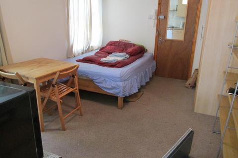 1 bedroom flat to rent, Bryantwood Road, London N7