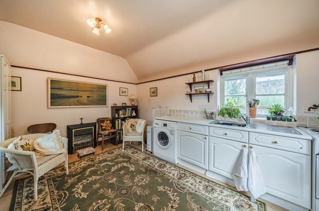 1348108-3-68b96db...