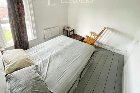 64 Blakefield Road, Worcester, WR2 5DP