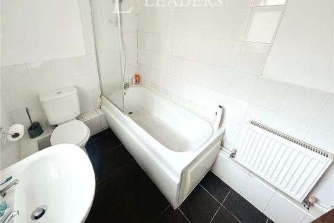 64 Blakefield Road, Worcester, WR2 5DP