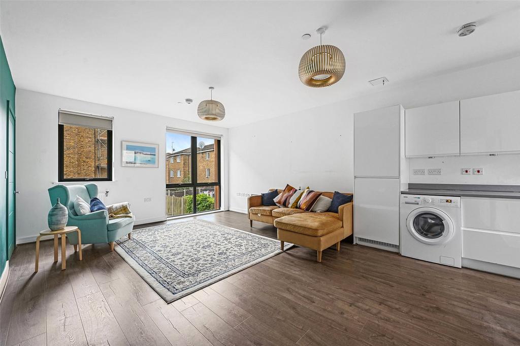 Elizabeth Court, E9